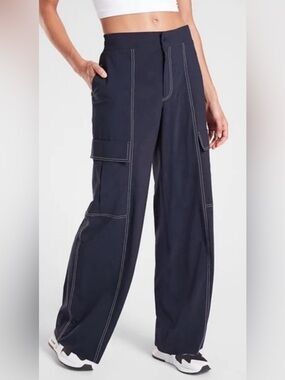 Athleta Chelsea Utility Wide Leg Cargo Pants Navy Blue Contrast Stitch Size 8